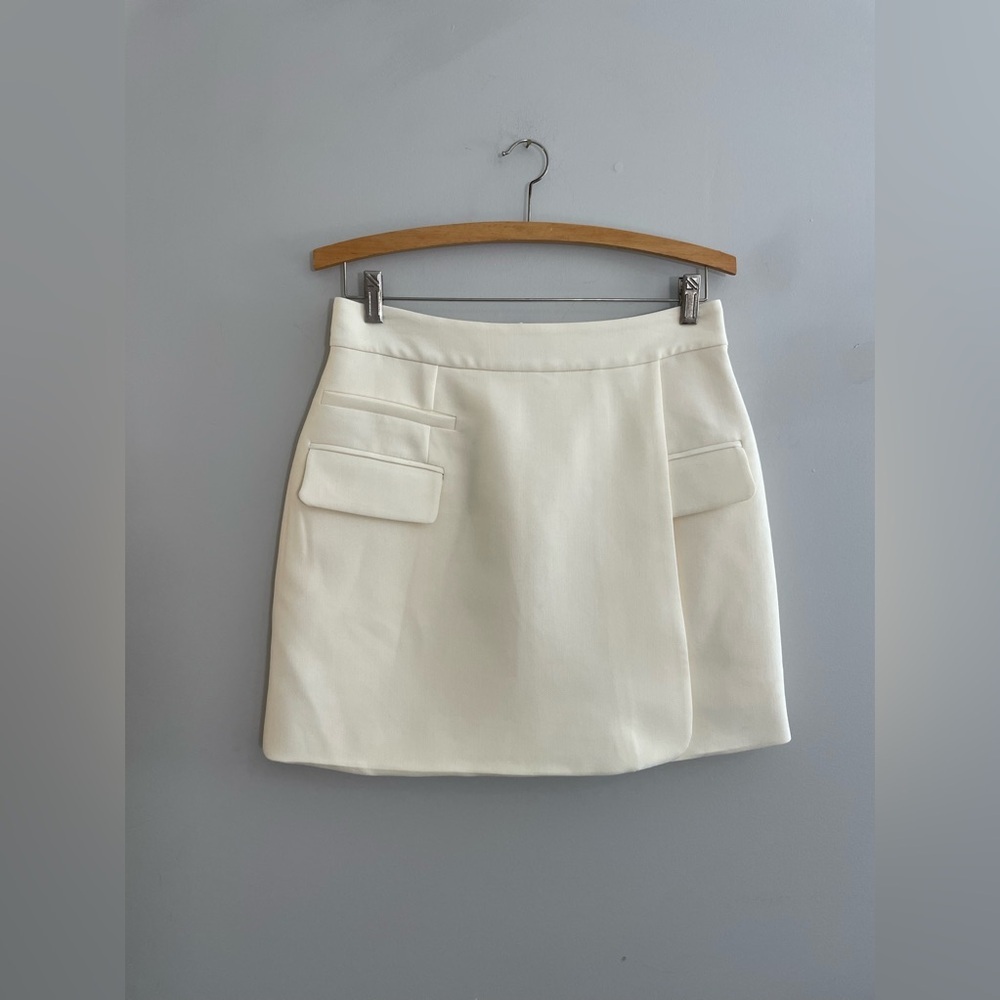 Le’ AL.X Elegant Cream Mini Skirt NWT